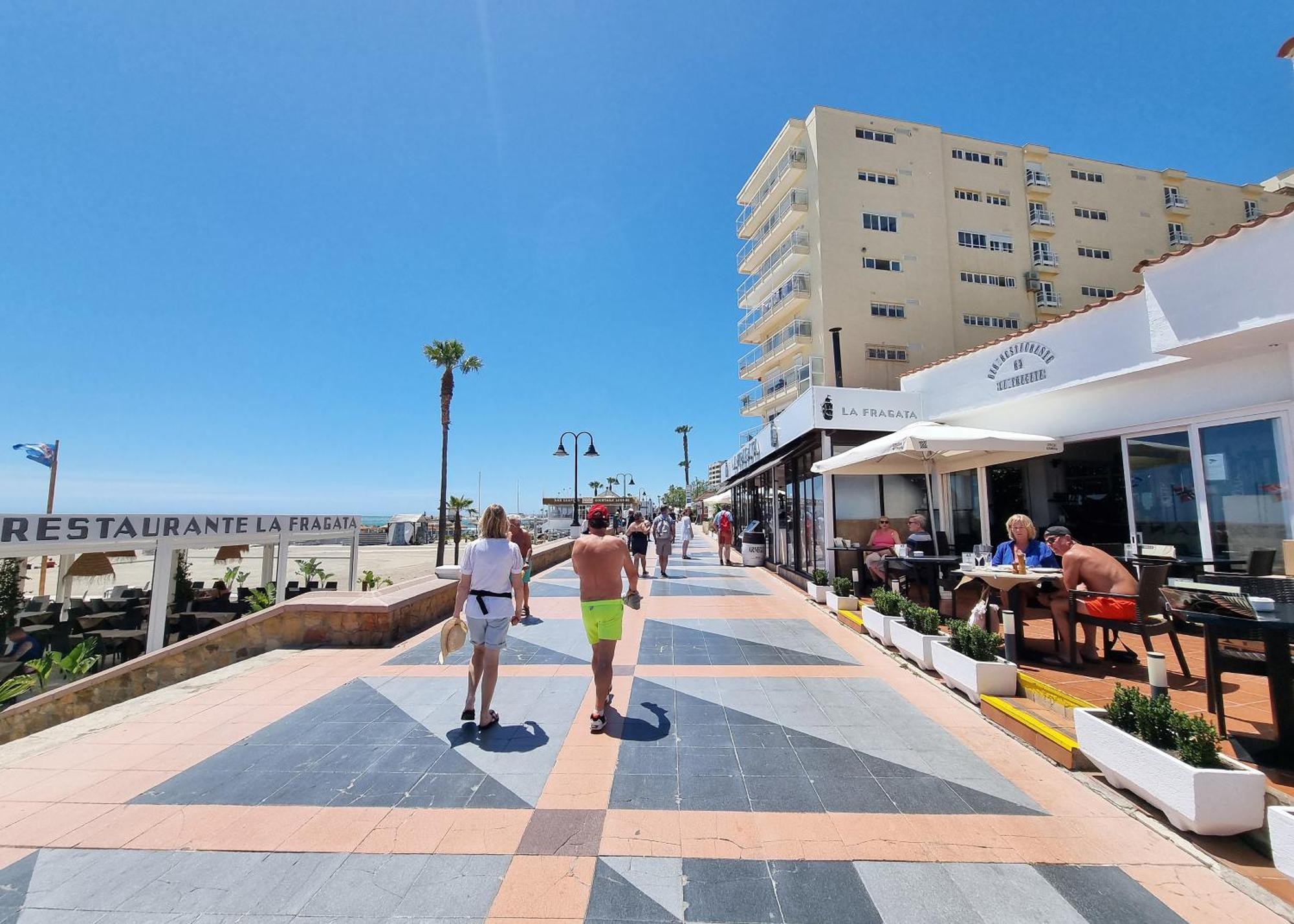 Tinoko Apartament In La Carihuela Beach Torremolinos Luaran gambar